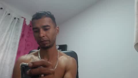 elherrero2024 online show from December 9, 2024, 5:19 pm