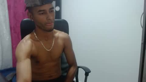 elherrero2024 online show from December 10, 2024, 2:38 am