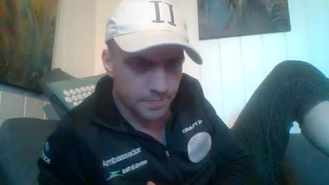 Snapshot of elhornyvikingo chatting on February 2, 2025, 2:24 pm horny viking online show from February 2, 2025, 2:24 pm