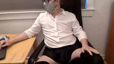 Snapshot of eli_hayes chatting on February 9, 2025, 8:56 pm Elias online show from February 9, 2025, 8:56 pm