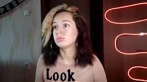 elianafox_ online show from July 9, 2026, 8:18 am