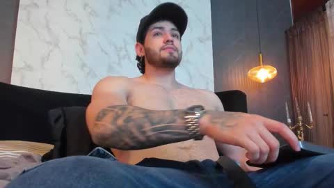 Elian online show from November 25, 2025, 2:06 pm