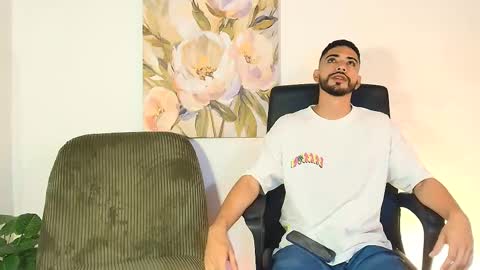 elias_salvatore_ online show from May 31, 2026, 6:53 pm