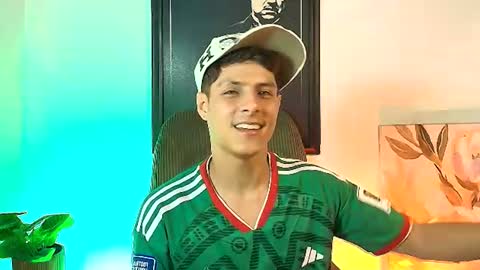 elias_salvatore_ online show from June 25, 2026, 2:32 pm