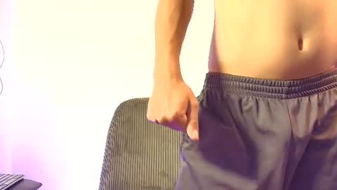 elias_salvatore_ online show from July 4, 2026, 4:02 pm