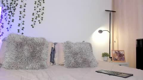Snapshot of elicortes_ chatting on April 19, 2026, 7:38 pm Eli online show from April 19, 2026, 7:38 pm