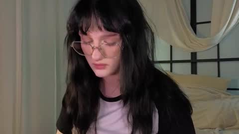 Ellie online show from September 27, 2025, 8:25 pm