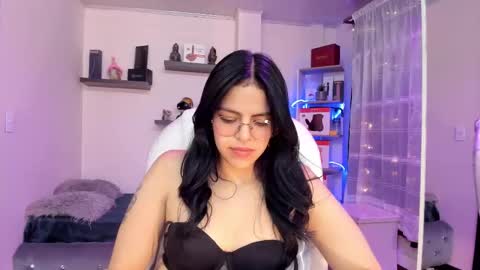 Snapshot of eliie_ruizz chatting on February 10, 2025, 7:47 am Eliie online show from February 10, 2025, 7:47 am