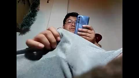 Snapshot of elimposstor chatting on January 9, 2025, 5:13 am elimposstor online show from January 9, 2025, 5:13 am