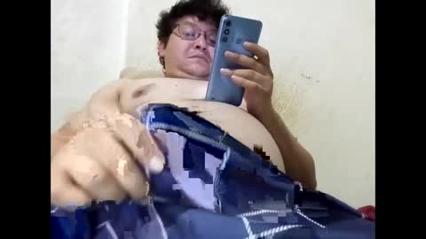 Snapshot of elimposstor chatting on October 6, 2025, 8:23 am elimposstor online show from October 6, 2025, 8:23 am