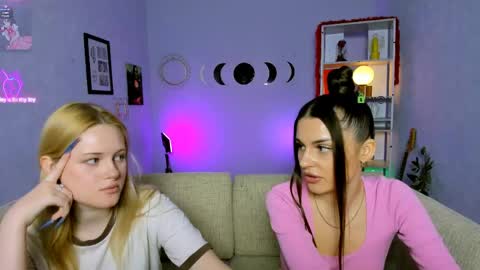 Elin online show from May 16, 2026, 7:12 pm
