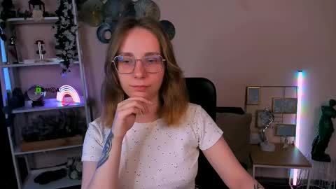 Elin online show from May 19, 2026, 5:58 am