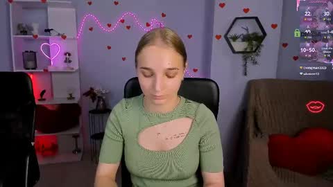 Elin online show from June 3, 2026, 8:17 am