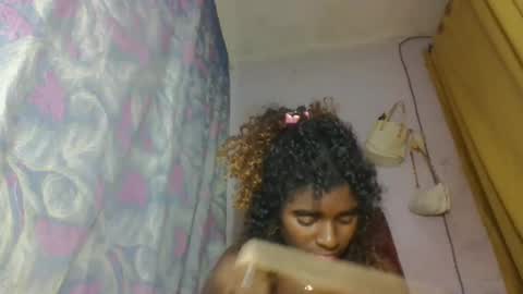 elina981 online show from April 18, 2026, 7:58 pm