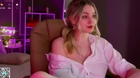 Elina online show from March 5, 2025, 5:18 am