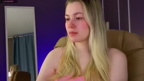 Elina online show from March 9, 2025, 1:04 am