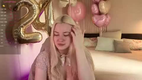 Elina online show from June 18, 2026, 4:24 am