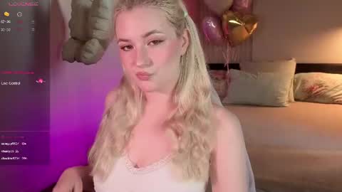 Elina online show from June 27, 2026, 12:22 pm