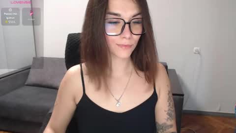 Snapshot of elina_posh chatting on April 15, 2026, 12:12 pm Liza online show from April 15, 2026, 12:12 pm
