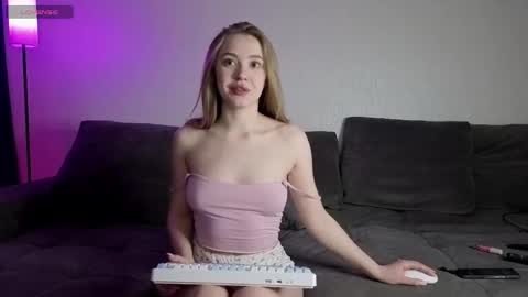 Elna and Tom online show from March 11, 2026, 2:01 pm