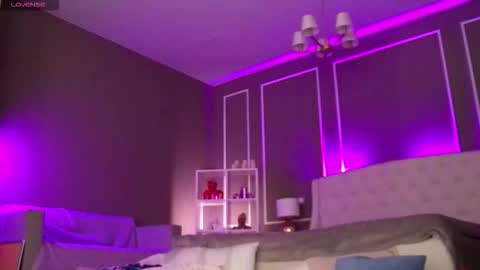 Elina online show from October 23, 2025, 1:05 am