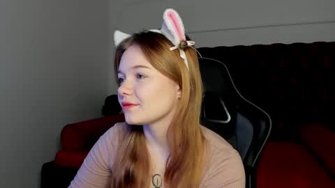Snapshot of elinavale chatting on April 20, 2026, 5:10 am elinavale online show from April 20, 2026, 5:10 am