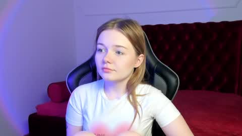 Snapshot of elinavale chatting on May 25, 2026, 5:30 pm elinavale online show from May 25, 2026, 5:30 pm