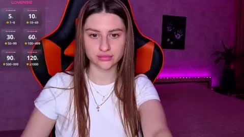 Elina online show from July 7, 2026, 9:30 pm