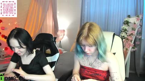 Snapshot of elira_vane chatting on June 5, 2026, 3:02 am Elira Vane online show from June 5, 2026, 3:02 am