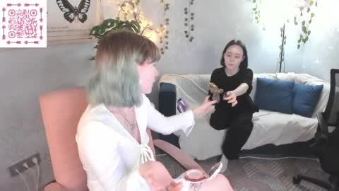 Snapshot of elira_vane chatting on June 8, 2026, 2:56 am Elira Vane online show from June 8, 2026, 2:56 am
