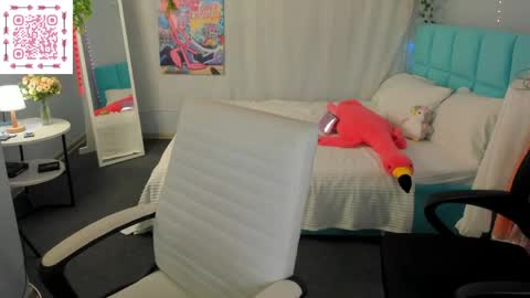 Snapshot of elira_vane chatting on June 10, 2026, 2:56 am Elira Vane online show from June 10, 2026, 2:56 am