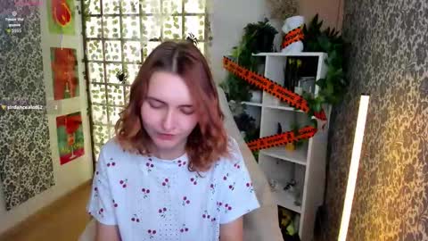 Elis  online show from November 13, 2025, 2:43 am