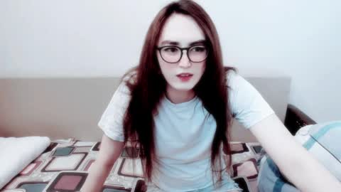 Snapshot of elisa_2001 chatting on June 4, 2026, 7:25 am Liza online show from June 4, 2026, 7:25 am
