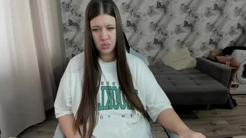 Aletta Oushen online show from March 27, 2026, 6:52 am