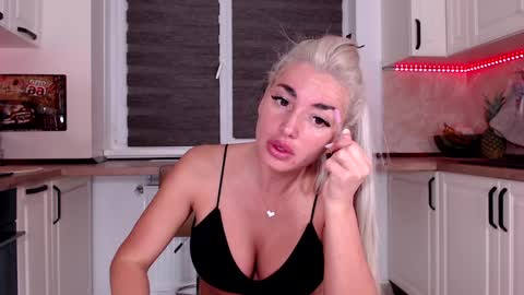 elisabeth_jason online show from February 1, 2025, 4:56 am