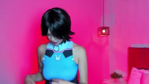 elisabethflores online show from June 10, 2026, 8:08 pm