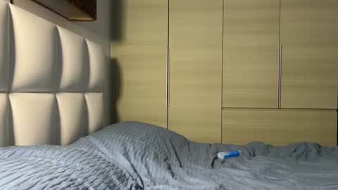 elisadikotti online show from April 13, 2026, 1:22 am