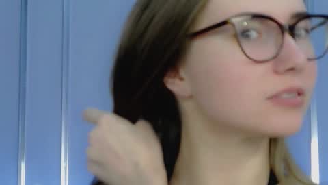 Snapshot of elisaminix_ chatting on November 28, 2025, 7:22 am Elison online show from November 28, 2025, 7:22 am