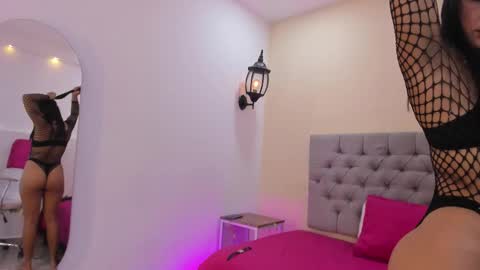 Snapshot of elisamoretti chatting on December 18, 2025, 12:11 pm elisamoretti online show from December 18, 2025, 12:11 pm