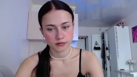 Elis online show from June 2, 2026, 5:42 am