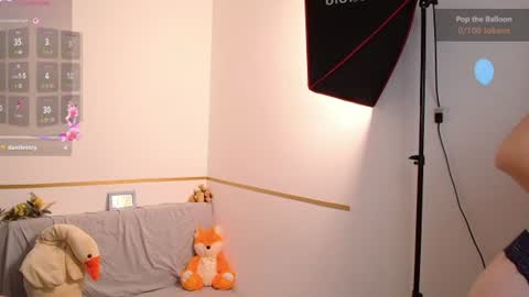Snapshot of elise_nyx chatting on July 23, 2026, 8:18 pm elise_nyx online show from July 23, 2026, 8:18 pm