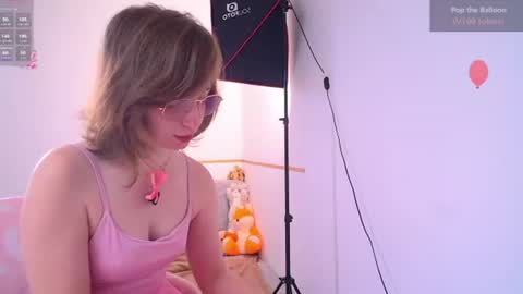 Snapshot of elise_nyx chatting on July 29, 2026, 12:14 pm elise_nyx online show from July 29, 2026, 12:14 pm