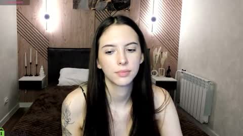 Snapshot of elise_robbie chatting on March 6, 2026, 1:24 am Elise online show from March 6, 2026, 1:24 am