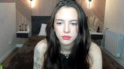 Snapshot of elise_robbie chatting on March 7, 2026, 1:13 am Elise online show from March 7, 2026, 1:13 am