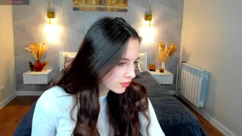 Snapshot of elise_robbie chatting on March 29, 2026, 1:05 am Elise online show from March 29, 2026, 1:05 am