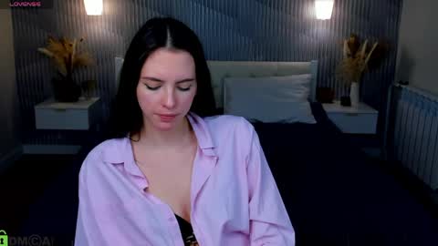 Snapshot of elise_robbie chatting on April 9, 2026, 6:19 am Elise online show from April 9, 2026, 6:19 am