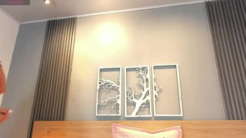 Elise Play Boobs online show from April 21, 2026, 6:23 pm