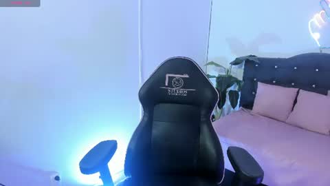 elissa_tay online show from July 27, 2026, 12:01 pm