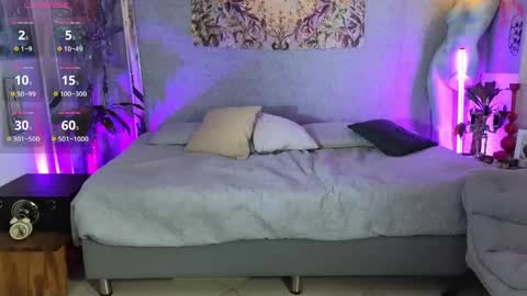 Elissecinnamon online show from April 26, 2026, 7:44 pm