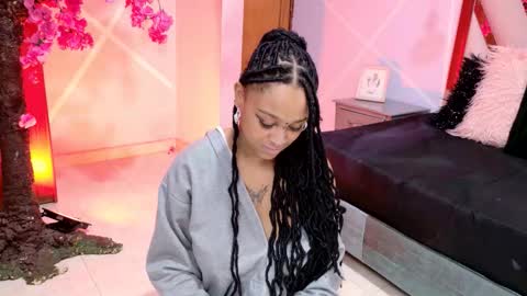 elit noa online show from November 18, 2025, 7:29 pm